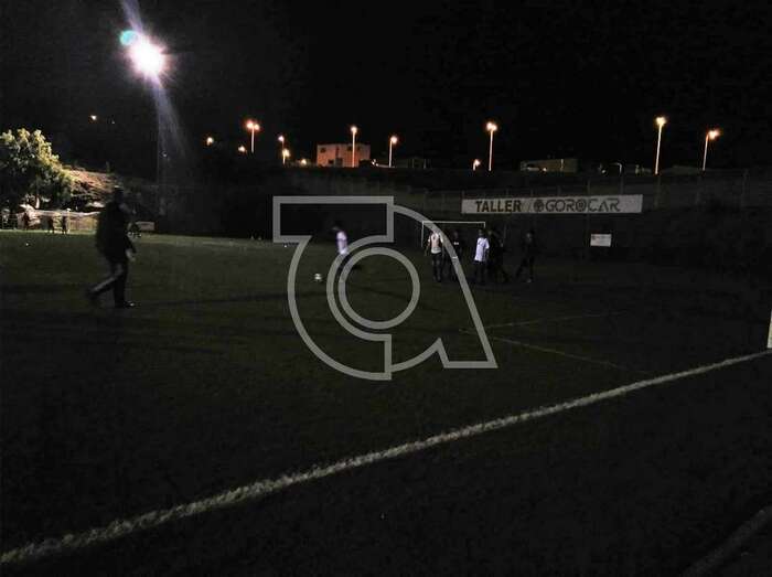 Imagen remitida por un grupo de padres y madres indignados por la falta de iluminación en la instalación municipal (Foto TA)